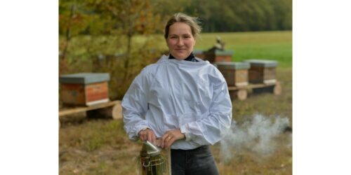 Women For bees : Une mosellane parmi ce programme de reconversion en apiculture exclusivement féminin !